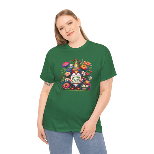 Gnome Holding Sign "Queen of the House"  T-Shirt